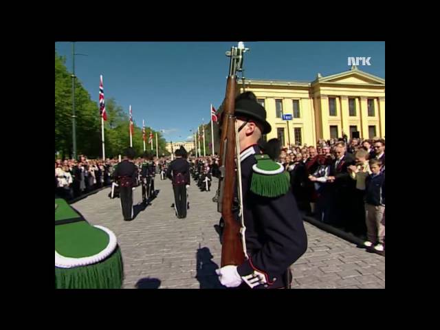 HMKG-2005 - 17. mai Drilloppvisning på Karl Johan