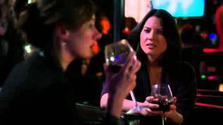 HBO The Newsroom EP5 "Mac and Sloan at the bar"