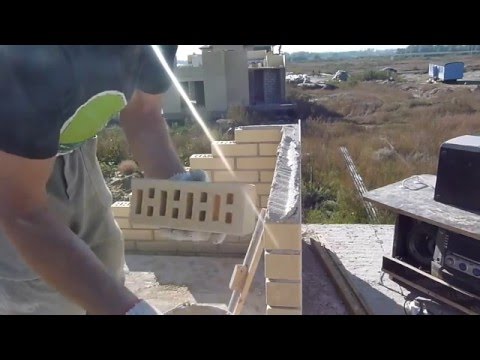 Видео: Какие украшения у мастера-каменщика?