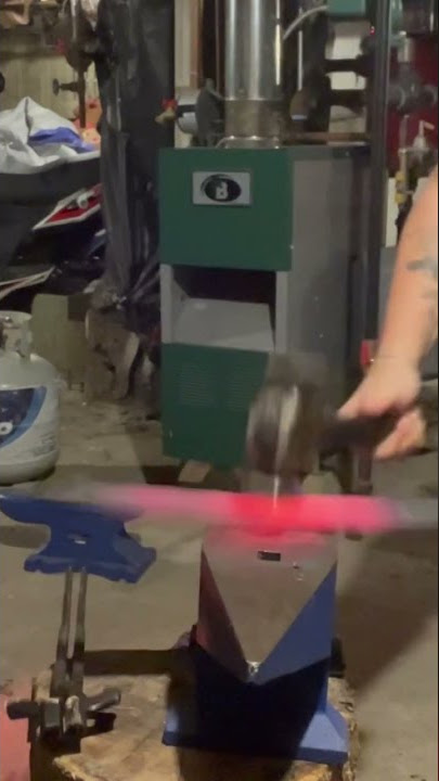 Hot steel action from blade 3 the tanto!