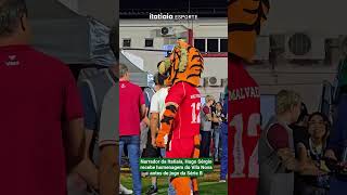 NARRADOR DA ITATIAIA, HUGO SÉRGIO RECEBE HOMENAGEM DO VILA NOVA ANTES DE JOGO DA SÉRIE B