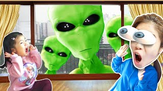 외계인이 나타났다! 외계인이 뽀로로 짜장면을 달라고 해요 UFO 우주선 꼬마외계인 장난감 놀이 먹방 Aliens appeared! 또용튜브