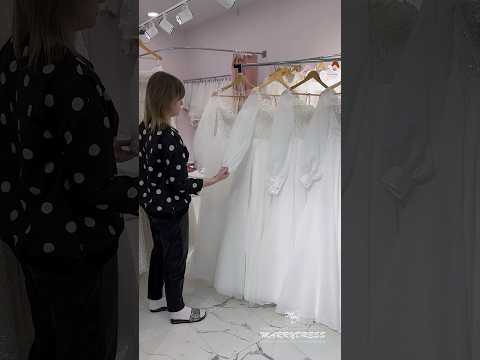 Обзор популярной модели в разных вариациях ткани #свадебныеплатья #свадебныеплатьяворонеж #свадьба