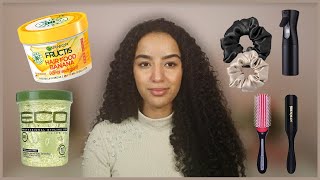 Curly hair essentials  أساسيات الشعر المجعد