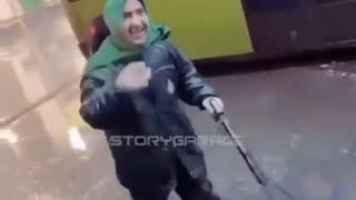 Milletin Arabasını Bikinili Kızlar Yıkıyor Bizimkini Türbanlı Erkek Yıkıyor