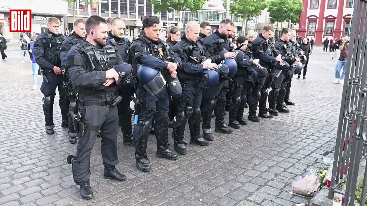 MESSERANSCHLAG MANNHEIM: Polizist stirbt nach Attacke auf Marktplatz! Rangeleien bei Mahnwache!