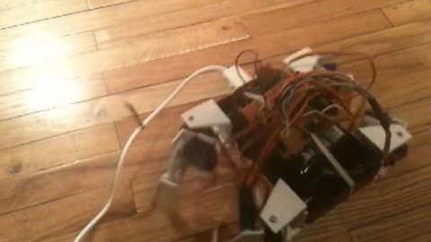 Quadruped robot, arduino walker (controlled with wii nunchuk) 3
