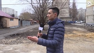 Юный блогер обнаружил грязь и мусор возле школы в центре города