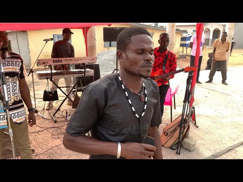 Hwe me bi na ko Kwabena Akwaboah Adadamu live band jam Coastal band live on stage