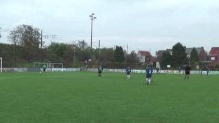 20091111 Weerde DVC Tinne retourneert een uittrap 0 1
