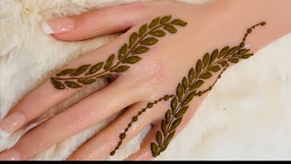 Simple henna designs🌙#eidhenna #simplehennadesign #hennadesigns #viralvideo