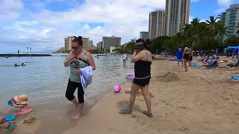 (4K) WAIKIKI BEACH in Honolulu, Oahu Hawaii Walking Tour 2022