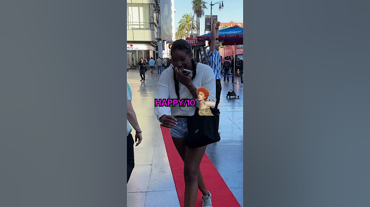 Rating Random Strangers' Model Walks In Public Part 13 😭👠