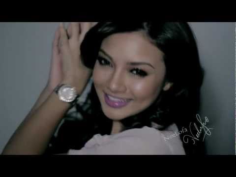 NeeLofa U2 TIMEWEAR 2011 SPOKESPERSON