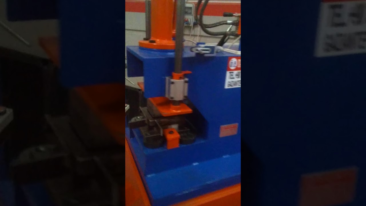 Köşe Kesme Delik Delme Makinası TAŞKIN MAKİNA