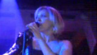 Jelena Rozga - Gutljaj vina (Live - Club Cinema '09)