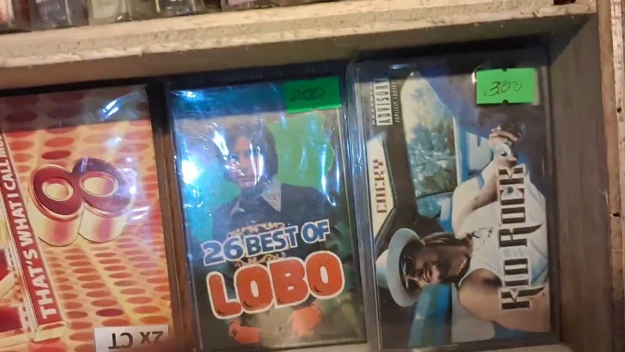 НОВЫЙ ОТДЕЛ КАССЕТ В МАГАЗИНЕ WEEKEND SURPLUS