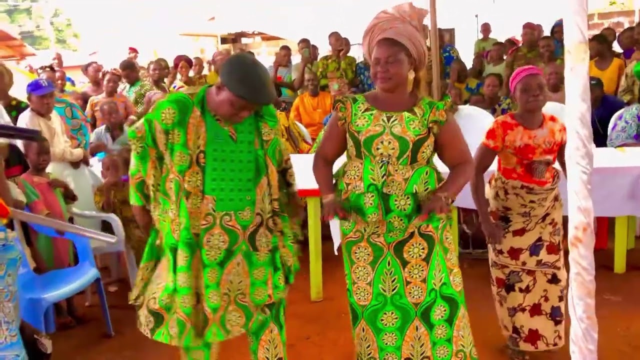 Club zondo en action chez le député Agongbonon Lambert à zoungoudo