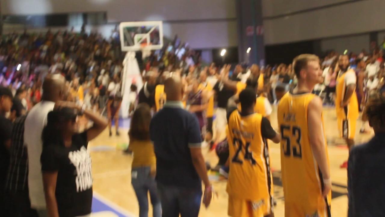 Controversial Last Second Shot at 2017 BET Experience Celebrity