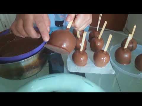Vídeo: Como Fazer Maçãs Com Chocolate