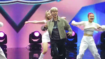 Baekhyun - Candy (Live in Manila Fancam HD) Overpass in Manila Kpop Concert