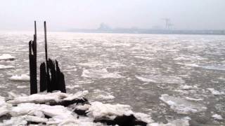Delaware River Ice Floe Flow, So. Philly, 1/10/14 (d)