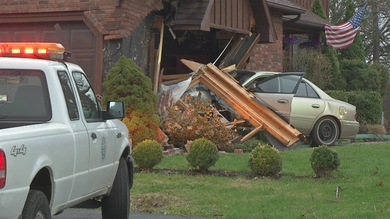 Alleged drunk driver crashes into pastor's home - YouTube