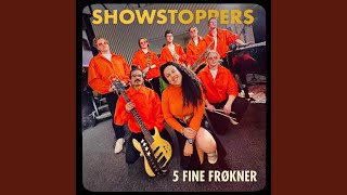 Video-Miniaturansicht von „Showstoppers - 5 Fine Frøkner (feat. Kirsti Lucena)“
