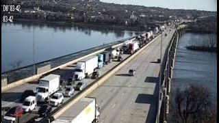 Multi-vehicle crash causing major delays on Route 581 and I-83 in Cumberland County