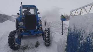 Очистка снега трактором Мтз-82 , шнекоротором