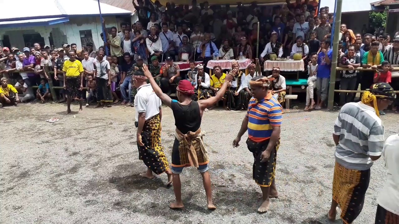 Tinju Adat Kampung Wulu (Suko Nage fc Suko Mau)