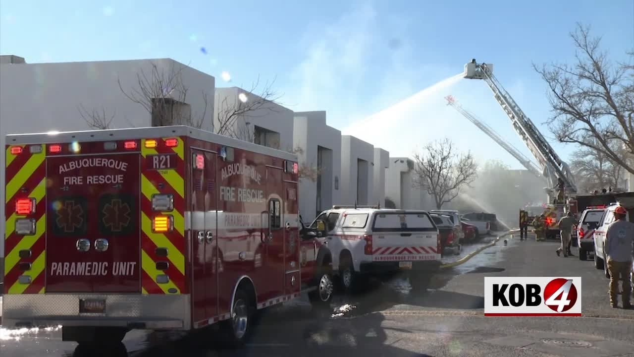 Albuquerque family displaced after fire destroys apartment - YouTube