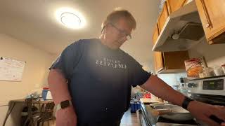 Cooking with Andrew making hamburger helper deluxe brew pub cheeseburger October 5, 2025
