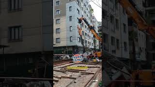 İzmir Bayraklı Özkanlar’da bir vincin kırılması sonucu iki kişi yaralandı. #sondakika #izmir #gündem