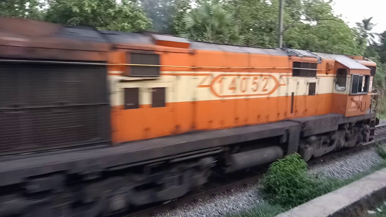 WDM 2 Diesel Engine Passing with smoke....