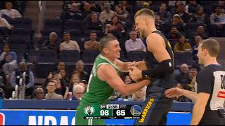 Payton Pritchard and Kristaps Porzingis won't let the ball go - 6'1'' Pritchard vs. 7'2'' Porzingis