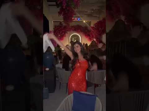 رقص وكاريزما كارولين عزمي بتاكل الجو في أي مكان