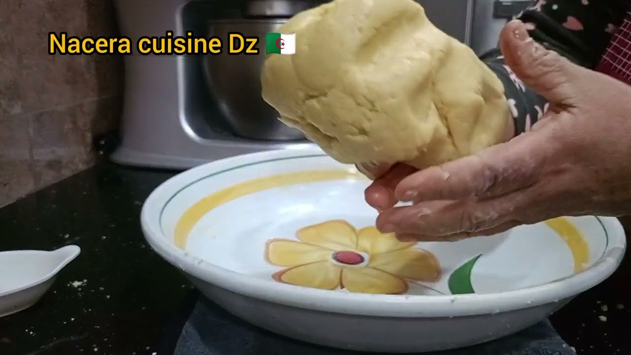 حلويات العيد 2024 🇩🇿 ماليوم ما تزيديش تحوسي على وصفة التشاراك العريان 😍 راح تحمري وجهك بيه هاد العيد