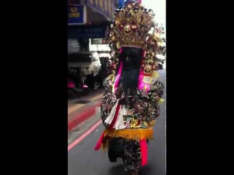 二爺逛街買檳榔