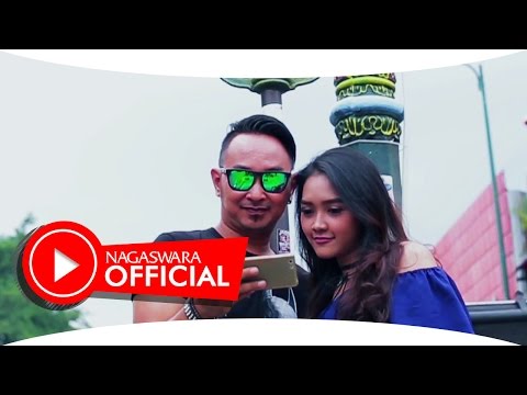 bintang-band---melepasmu-(official-music-video-nagaswara)-#musik