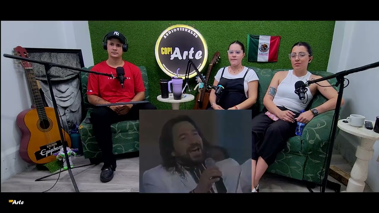 CUBANOS REACCIONAN A LOS BUKIS- Navidad Sin Ti.