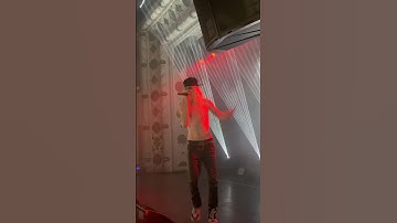 2hollis & Nate Sib performing “Afraid” in Chicago! Watch my full recap video! #2hollis #natesib
