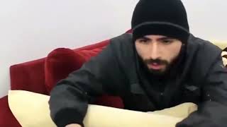 Ansizin Karşina Böyle Çiksam Napabi̇li̇rsi̇n Ki̇..