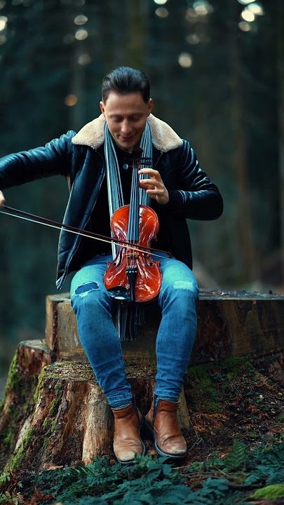 Bella Ciao on the Violin in the Forest 😍🌲🎻It's getting colder.#violin #violinmusic #bellaciao