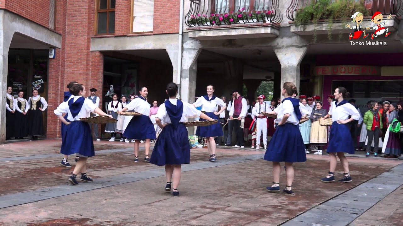 201505260401 Ortzadar Euskal Folklore Elkartea Beasaingo XV  dantza topaketan
