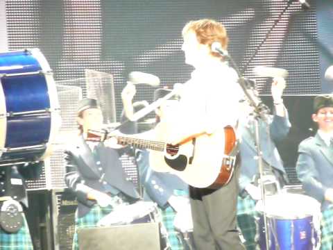 Paul McCartney singing "Mull of Kintyre" ACC Toron...