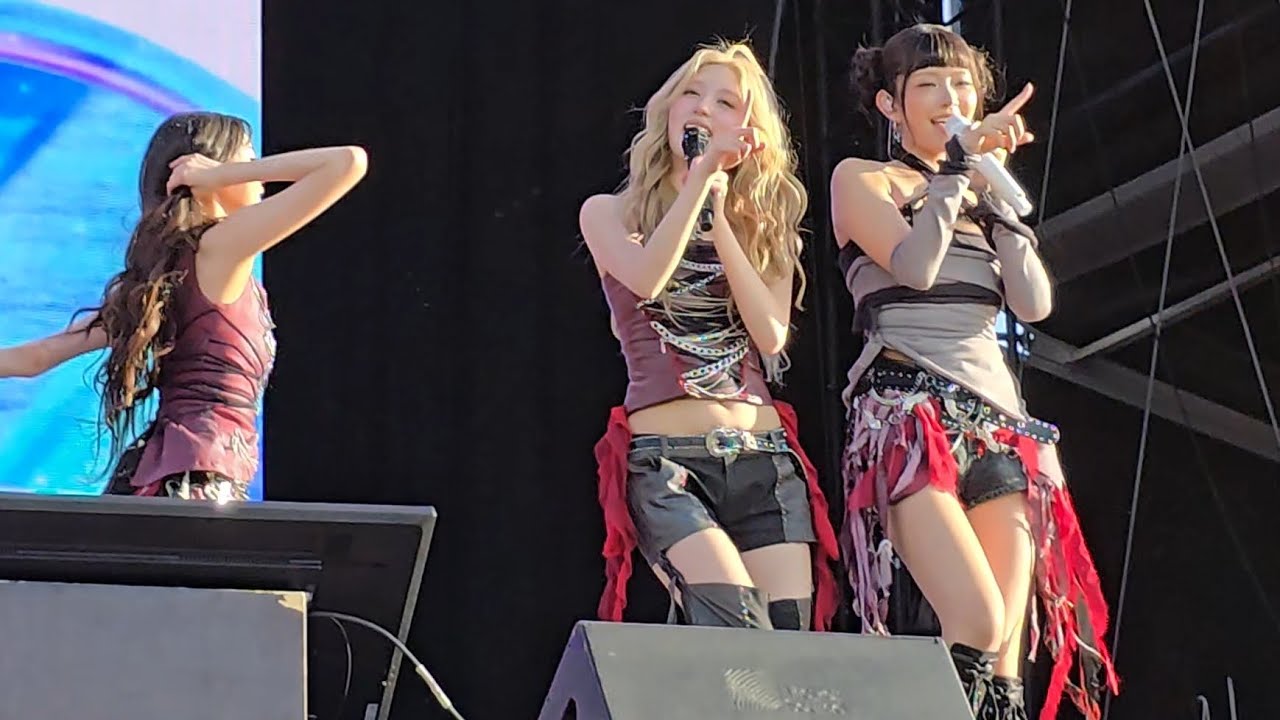 IVE 아이브 Lollapalooza Paris 2025 Supernova Love barricade fancam 20250720 