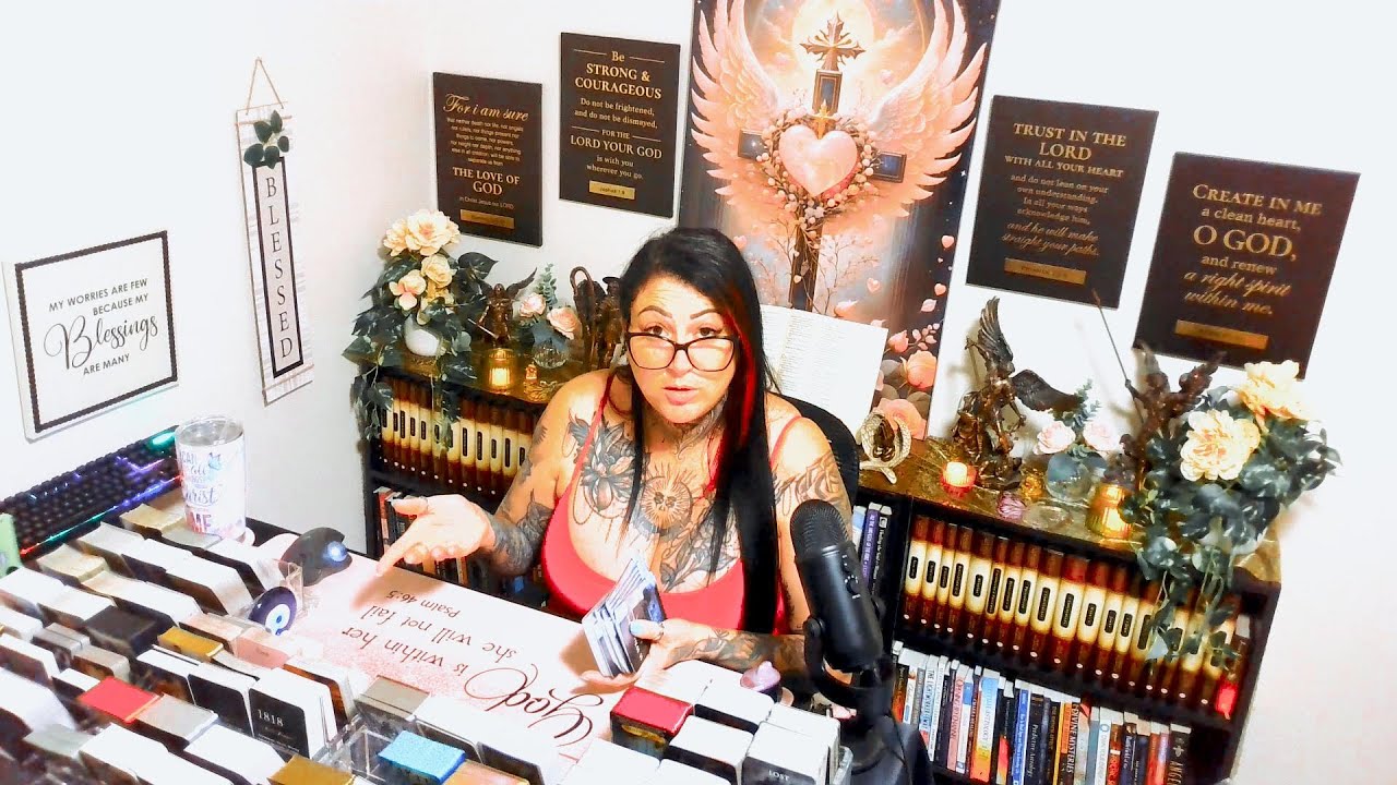 LEO💖YOUR EX IS TRYING TO TURN THEIR NEW PERSON INTO YOU!!!👀🙄