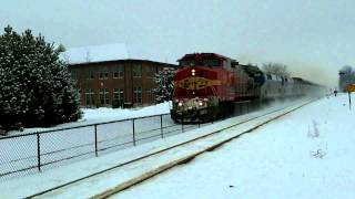 BNSF 669 leading the Builder at Lake Forest, IL