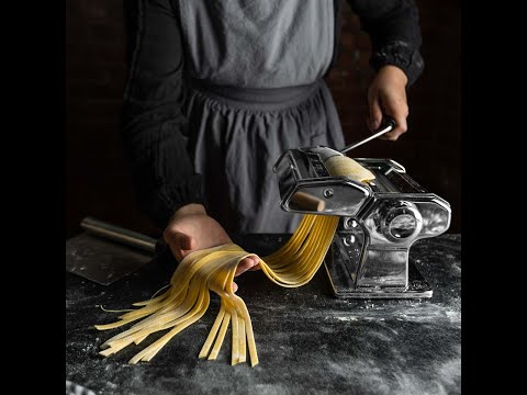 Homemade fresh pasta with Marcato Atlas 150 Classic - Video tutorial 